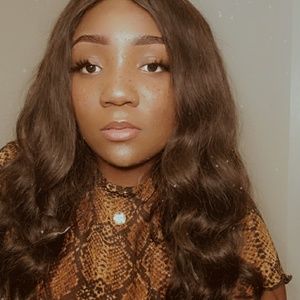 Meet your Posher, Justina